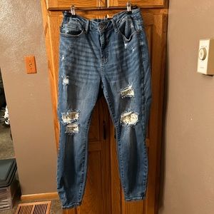 Judy Blue 14W skinny, distressed denim jeans. Mid-rise, lemon 🍋 material CUTE!